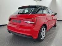 Pogled od pozadi desno