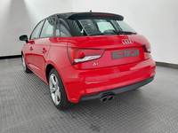 Pogled od pozadi levo