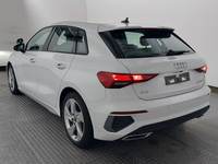 Vaade tagant vasakult