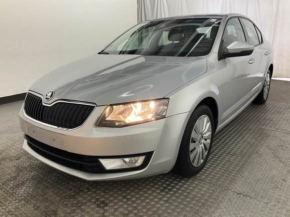 Pogled od napred levo