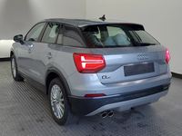 Pogled od pozadi levo