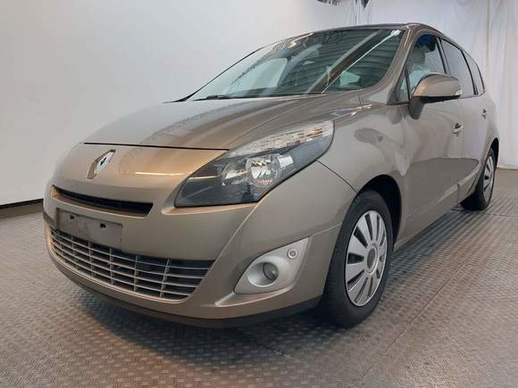 Pogled od napred levo