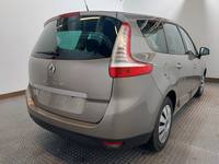 Pogled od pozadi desno