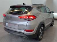 Pogled od pozadi desno