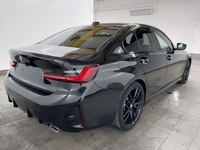 Pogled od pozadi desno