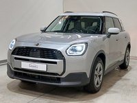 Pogled od napred levo