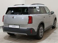 Pogled od pozadi desno