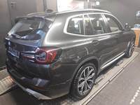 Pogled od pozadi desno