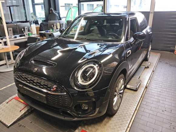 Pogled od napred levo