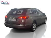 Skats no labās puses aizmugurē