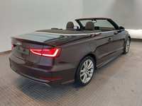 Pogled od pozadi desno