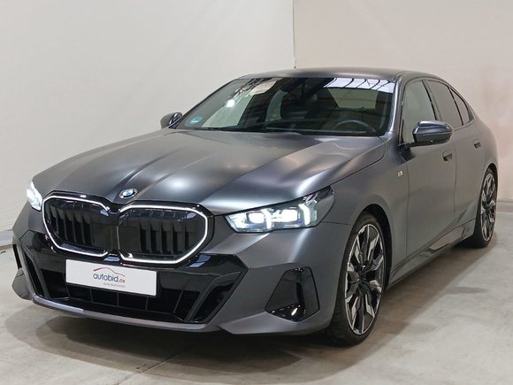 Vue de l’avant gauche