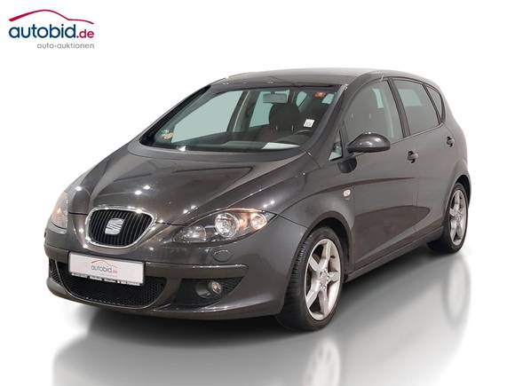 Вид спереди слева