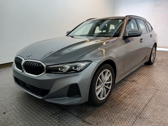 Vue de l’avant gauche