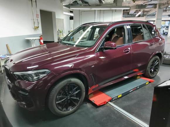 Náhled zpředu zleva