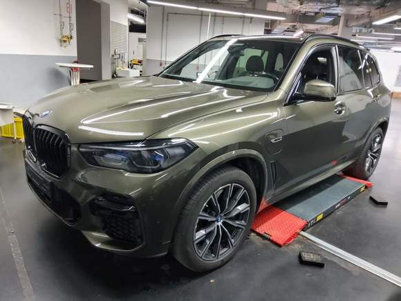 Náhled zpředu zleva