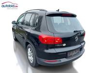 Vista traseira esquerda