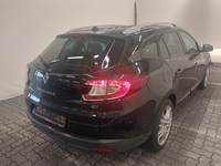 Pogled od pozadi desno