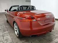 Widok z tyłu po stronie lewej