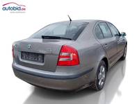 Widok z tyłu po stronie prawej