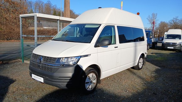 Вид спереди слева