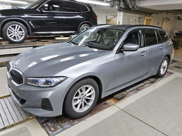 Вид спереди слева