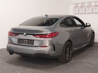 Skats no labās puses aizmugurē