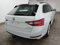 Vista trasera derecha