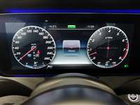 Pohled na přístrojovou desku