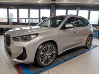 Skats no kreisās puses priekšā