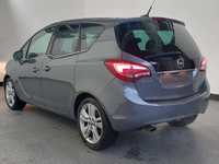 Vaade tagant vasakult