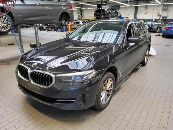 Вид спереди слева