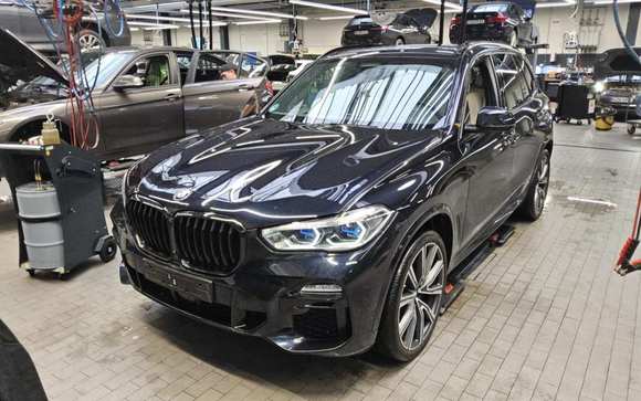 Вид спереди слева