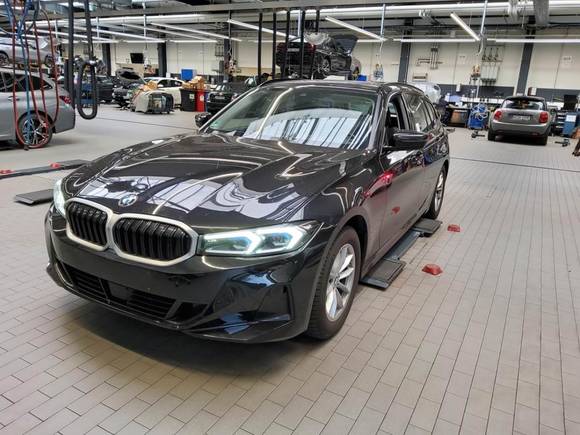 Вид спереди слева