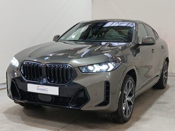 Skats no kreisās puses priekšā