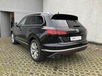 Pogled od pozadi desno