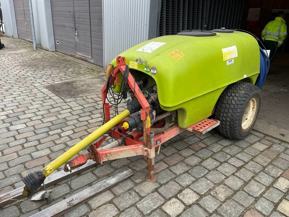 Vista anteriore sinistra