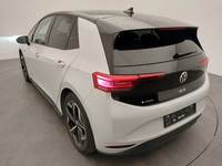 Pogled od pozadi levo