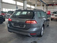 Pogled od pozadi desno