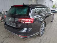 Pogled od pozadi desno