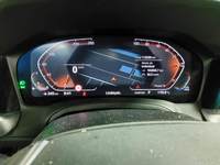 Pohľad na združený prístroj na palubnej doske