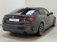 Skats no labās puses aizmugurē