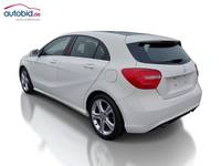 Vista traseira esquerda