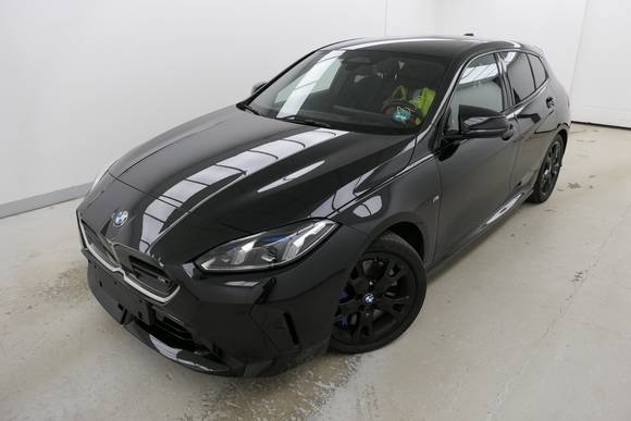 Pogled od napred levo