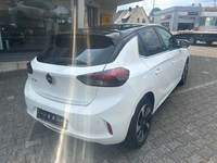 Pogled od pozadi desno