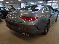 Pogled od pozadi desno