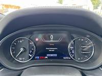 Pohled na přístrojovou desku