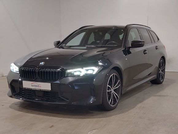 Skats no kreisās puses priekšā