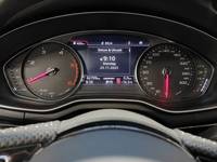 Pohled na přístrojovou desku