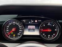 Pohled na přístrojovou desku